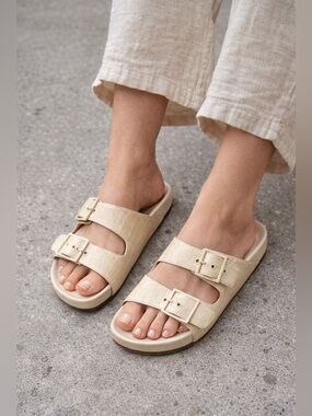 L'Autre Chose Cream Croc Leather Sandals size 36 or 5.5